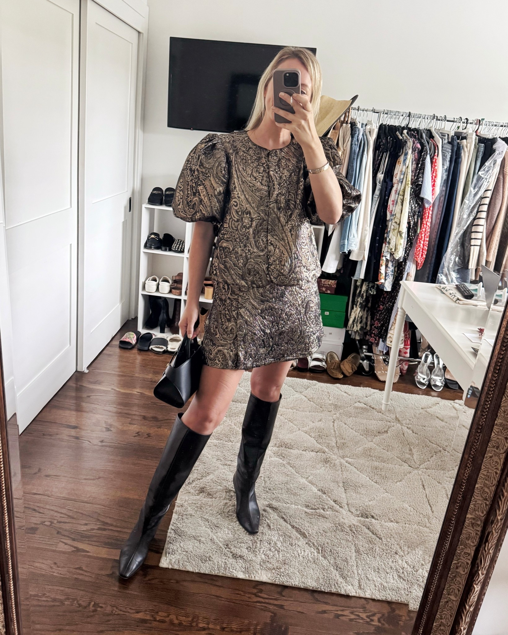 Love this little metallic set for the holidays from H&M 

#LTKHoliday #LTKFindsUnder100