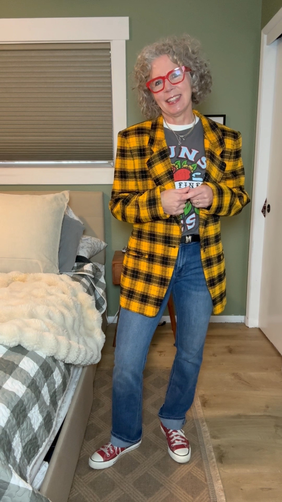 Day 1/30 shop my closet with a little help from AI
Blazer and tee are thrifted 