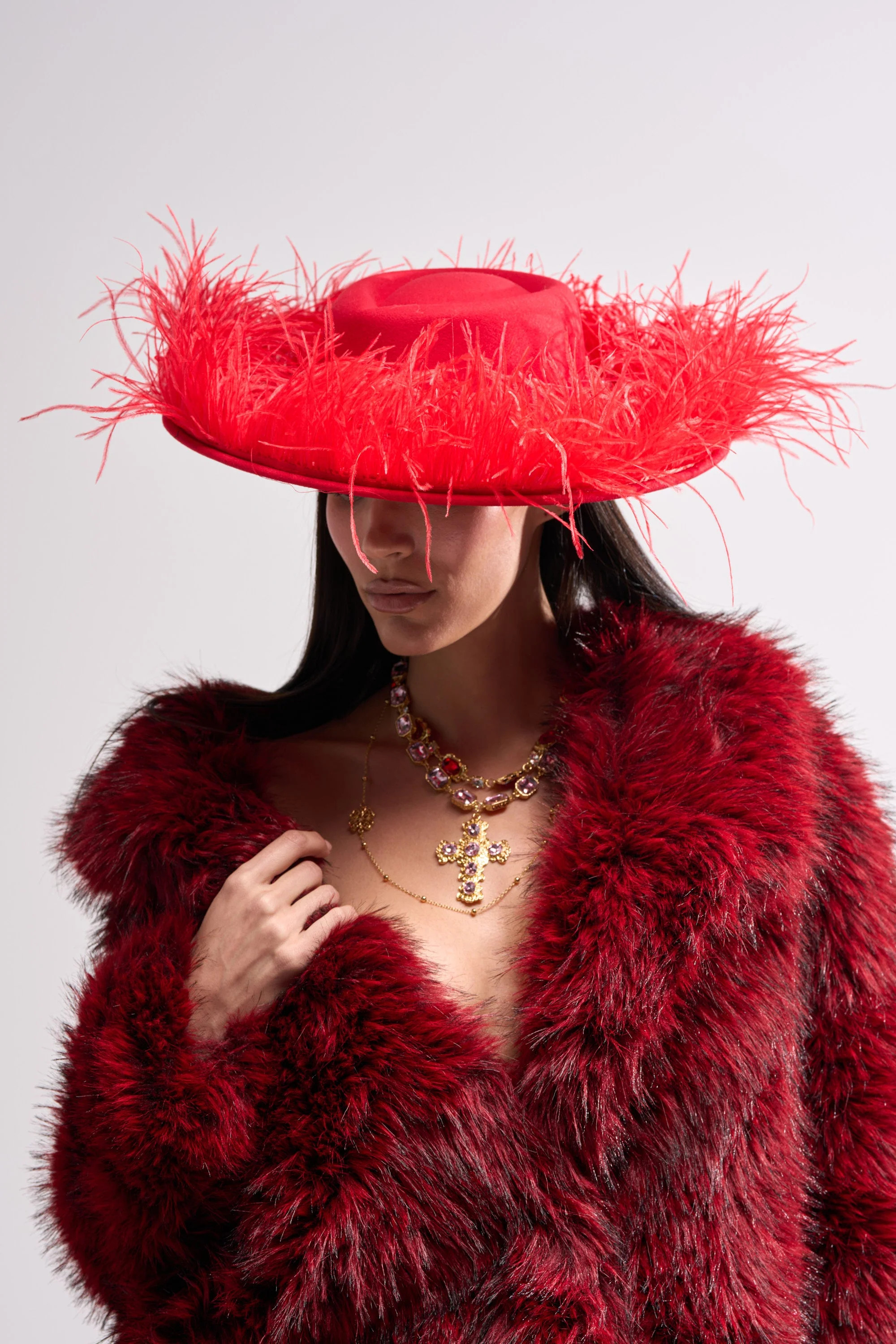 LETS FLIRT FEATHER BRIM HAT | AKIRA