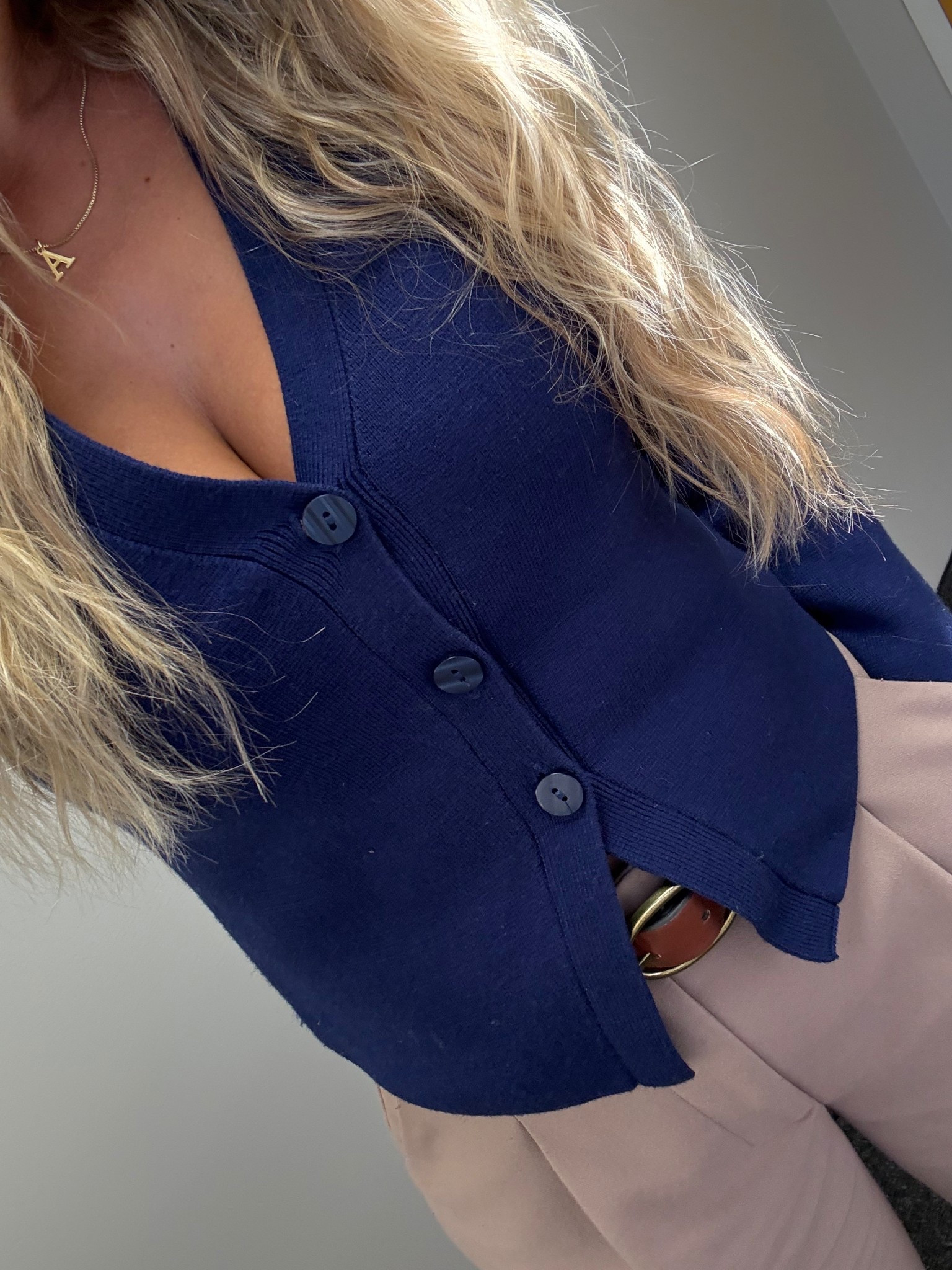 Fall work outfit💙

#abercrombie #falloutfit #workoutfit #officeoutfit #cardigan #sweater 

#LTKFindsUnder100 #LTKSeasonal #LTKWorkwear