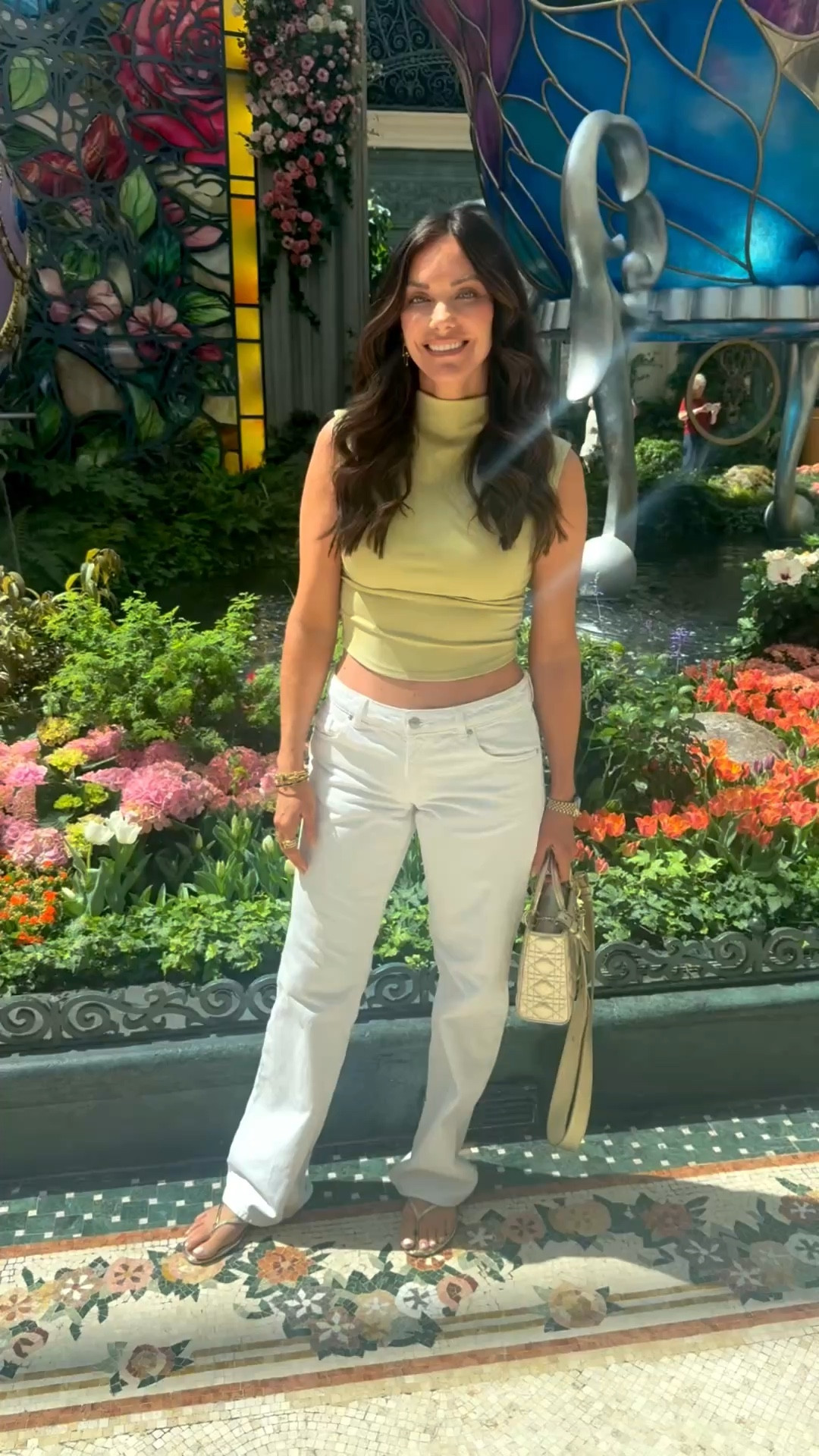 It’s butterfly season at the Bellagio 🦋 #vegas #fashioninspo #lowrisejeans