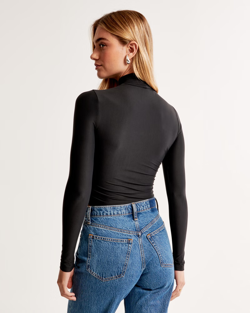 Soft Matte Seamless Long-Sleeve Cropped Mockneck Top | Abercrombie & Fitch (US)