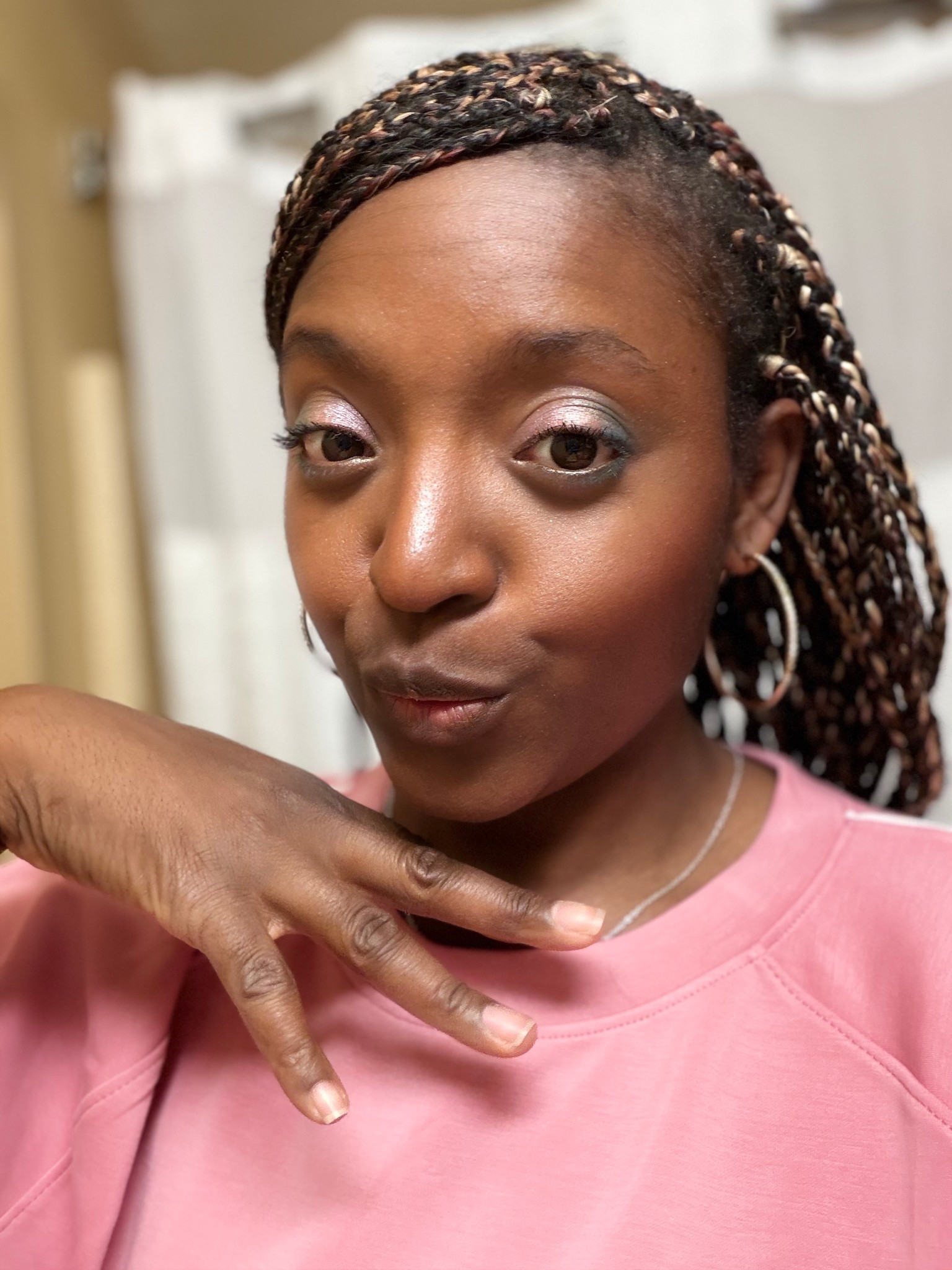 Jewel Toned Eye Makeup- great for subtle yet very there ambient vibes for summer resort wear looks that add to the outfit’s completeness without being the focal point! 