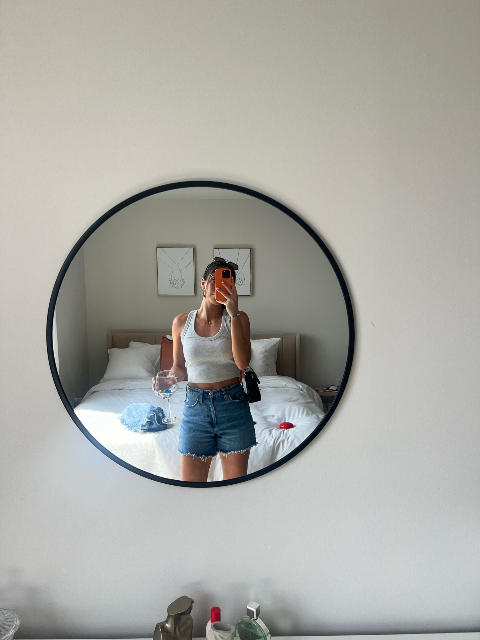 Baseball Game Outfit 

Tank: Abercrombie 
Shorts: Abercrombie 
Clear bag: Target

#baseballgame #target #abercrombie 