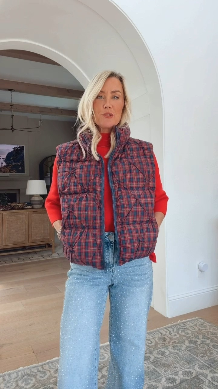 Such a fun holiday fit! 

Sweater: xs
Vest: small
Jeans: 24
