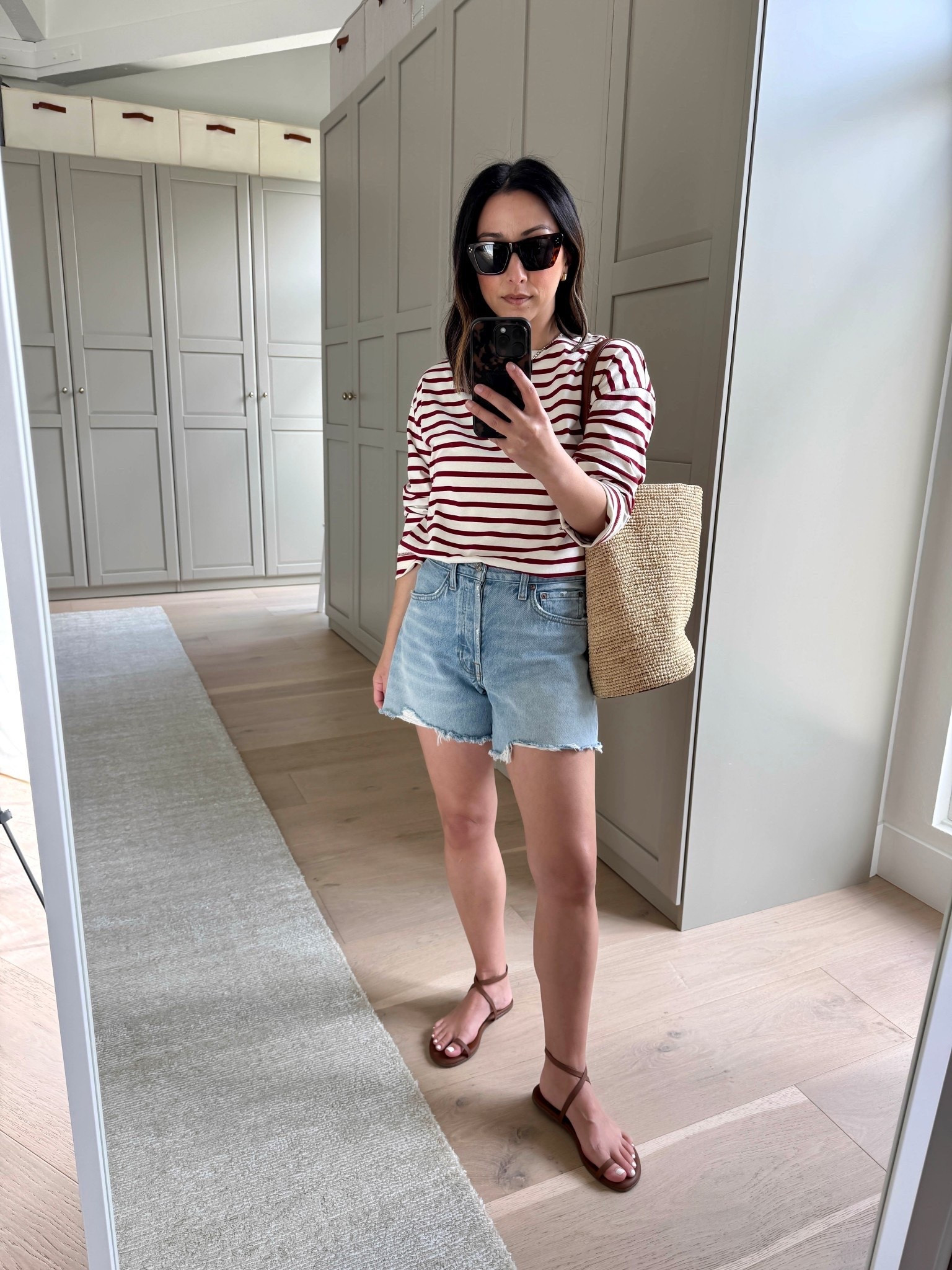 The mom-friendly shorts I’ve been recommending to all my friends. The 4.5” inseam is great!


Tuckernuck stripe tee xs
Agolde Parker in Community 25
Tkees phoebe sandals 5
J.crew raffia bag
Quince earrings
Dorsey James necklace 15"

Spring outfits 2026, summer outfit, Jean shorts, petite style

#LTKmomlife #LTKootd #LTKPetite