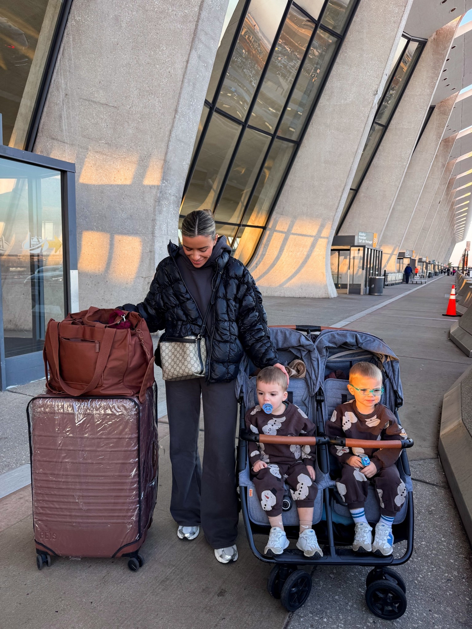 Travel look, airport outfit 

#LTKFindsUnder100 #LTKmomlife #LTKTravel