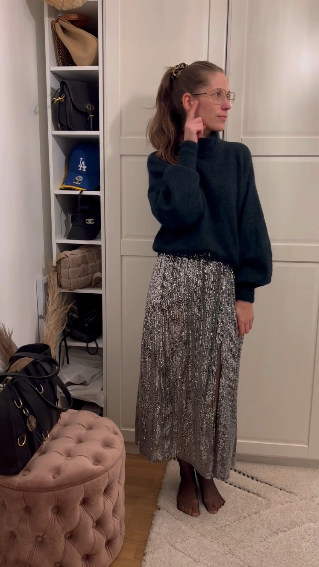 Sélection jupes à sequins et un look pour le bureau #officelook #sequins #jupes #jupesasequins #LTKGift 


#LTKSeasonal #LTKHoliday #LTKworkwear