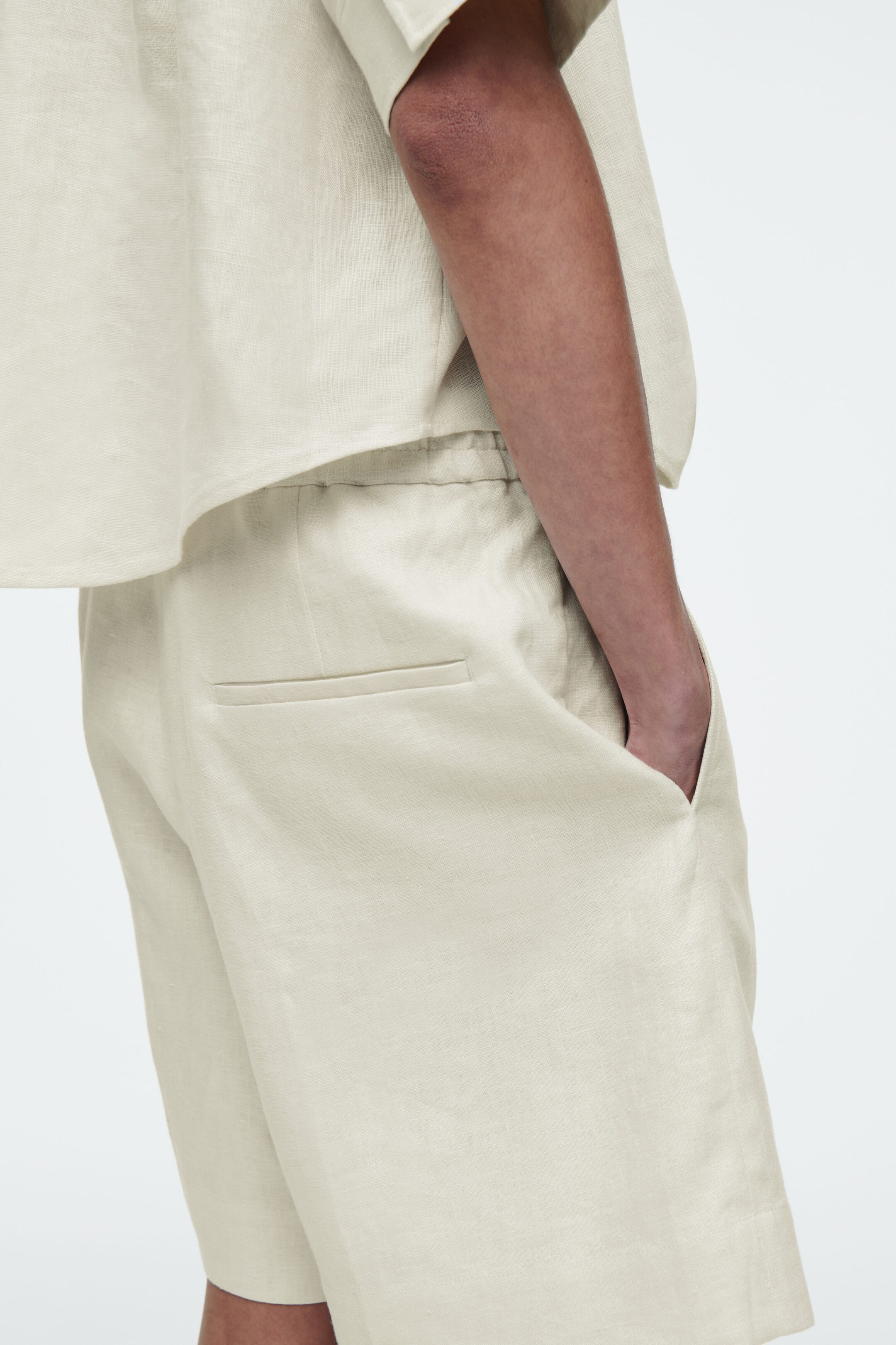 TAILORED ELASTICATED LINEN SHORTS - BUTTER YELLOW | COS UK
