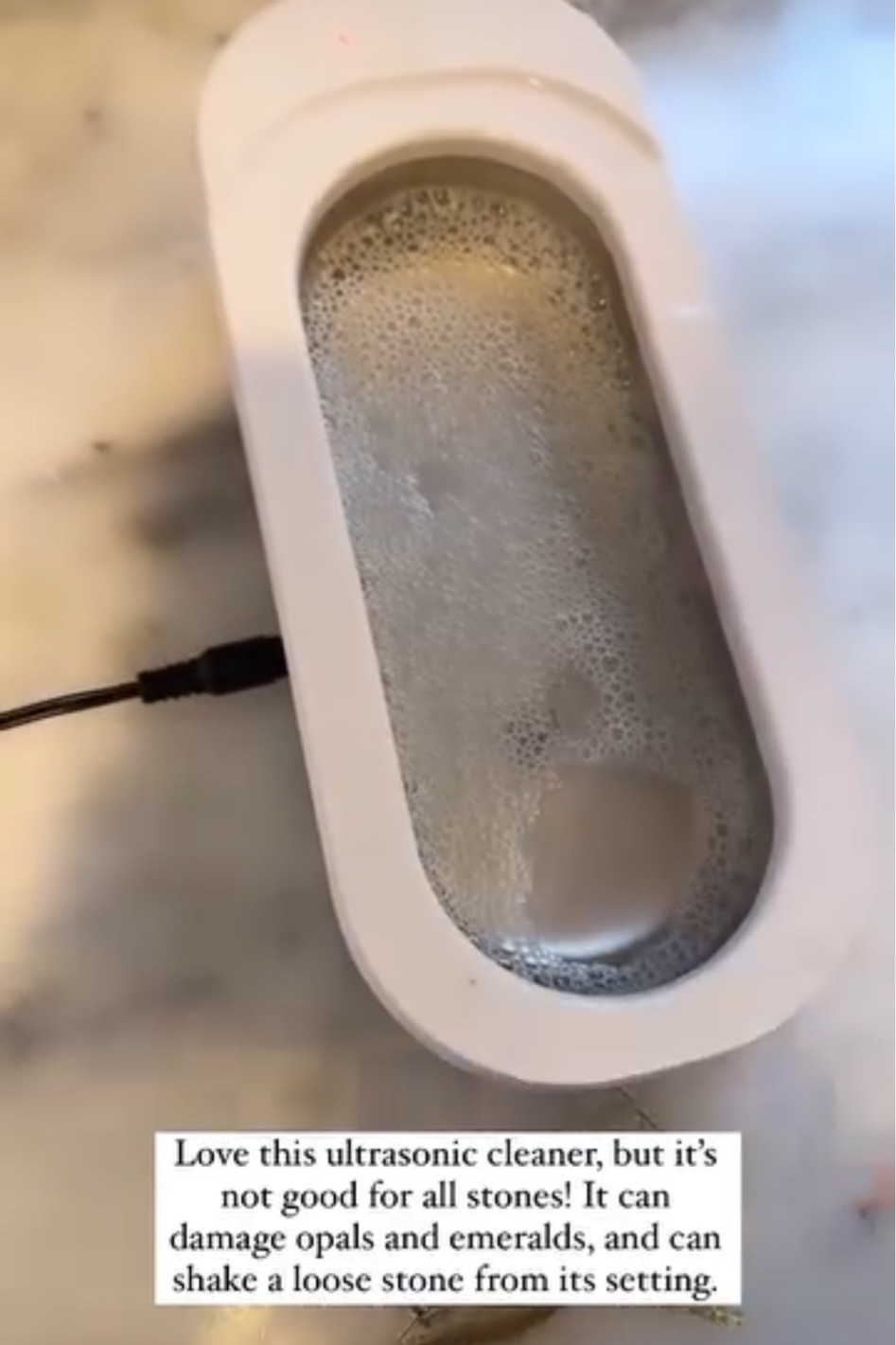 Ultrasonic jewelry cleaner