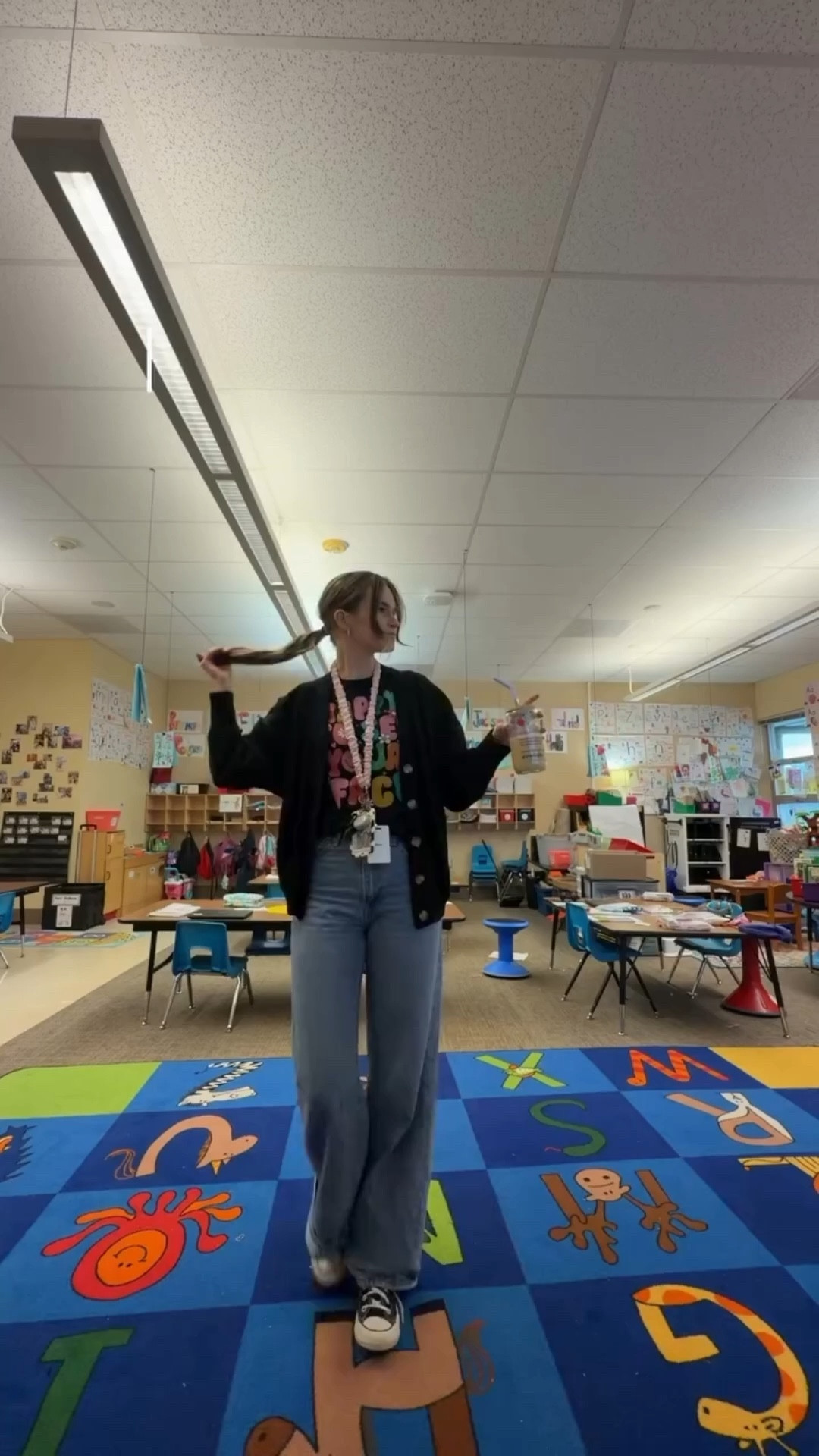 Happy Tuesday 💐 I hope you all had a great day! ⭐️ 

#teachers #teach #iteach #teacherootd