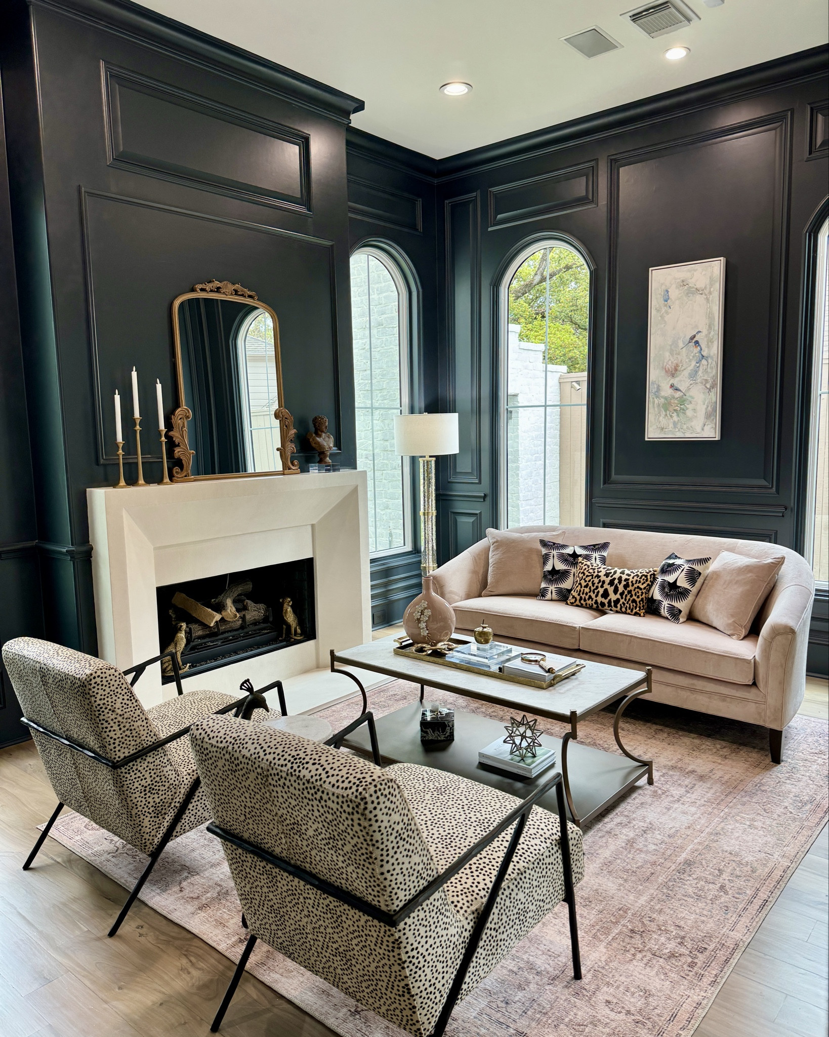 Living Room Decor

#everypiecefits

Home decor
Decorations
Accent chair 
Accent rug
Pink couch
Sod
Coffee table 
Interior design 

#LTKSaleAlert #LTKHome