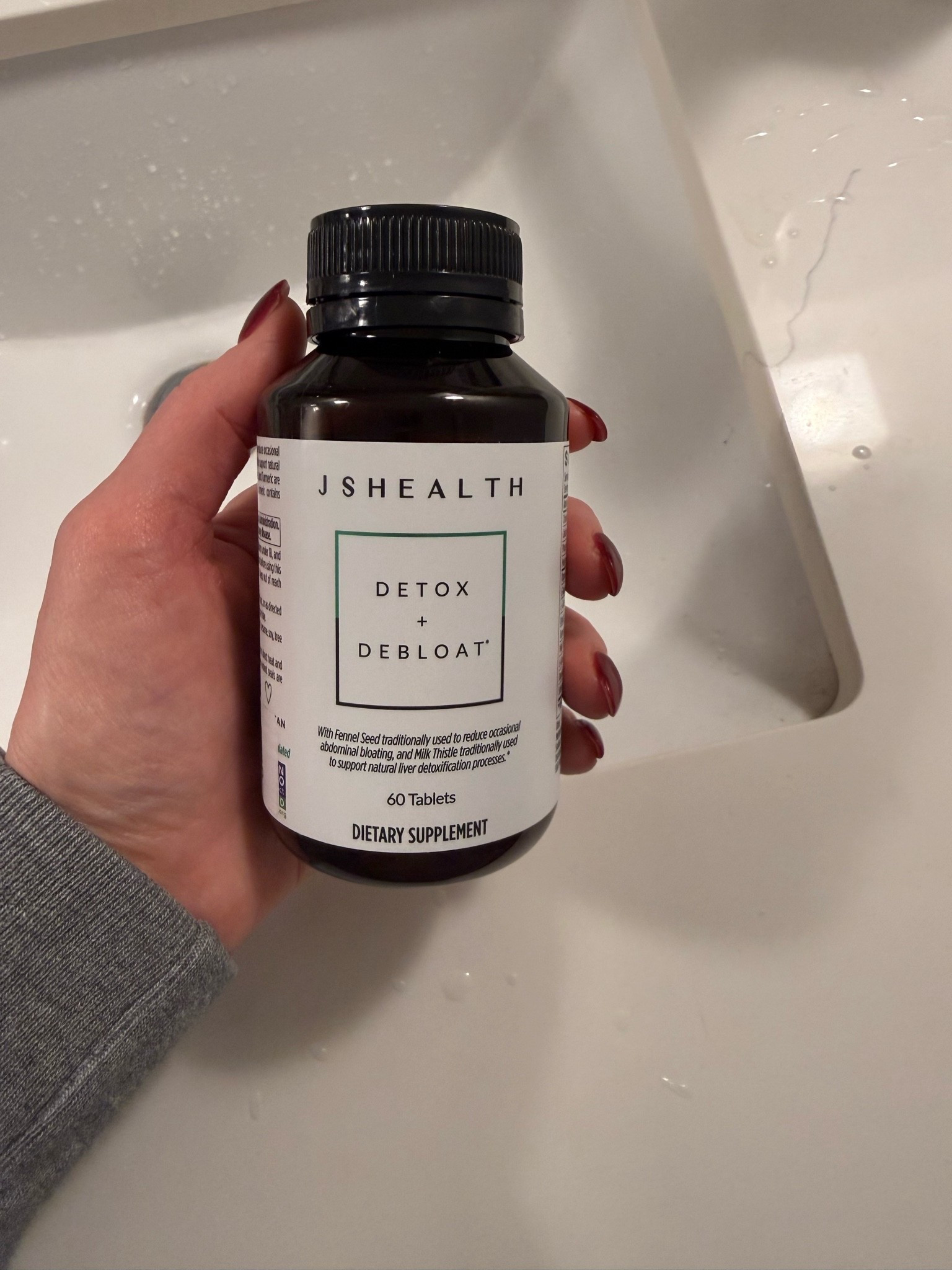 These detox and debloat supplements legit save me after travel or any time I over indulge. Immediately feel better the next morning!