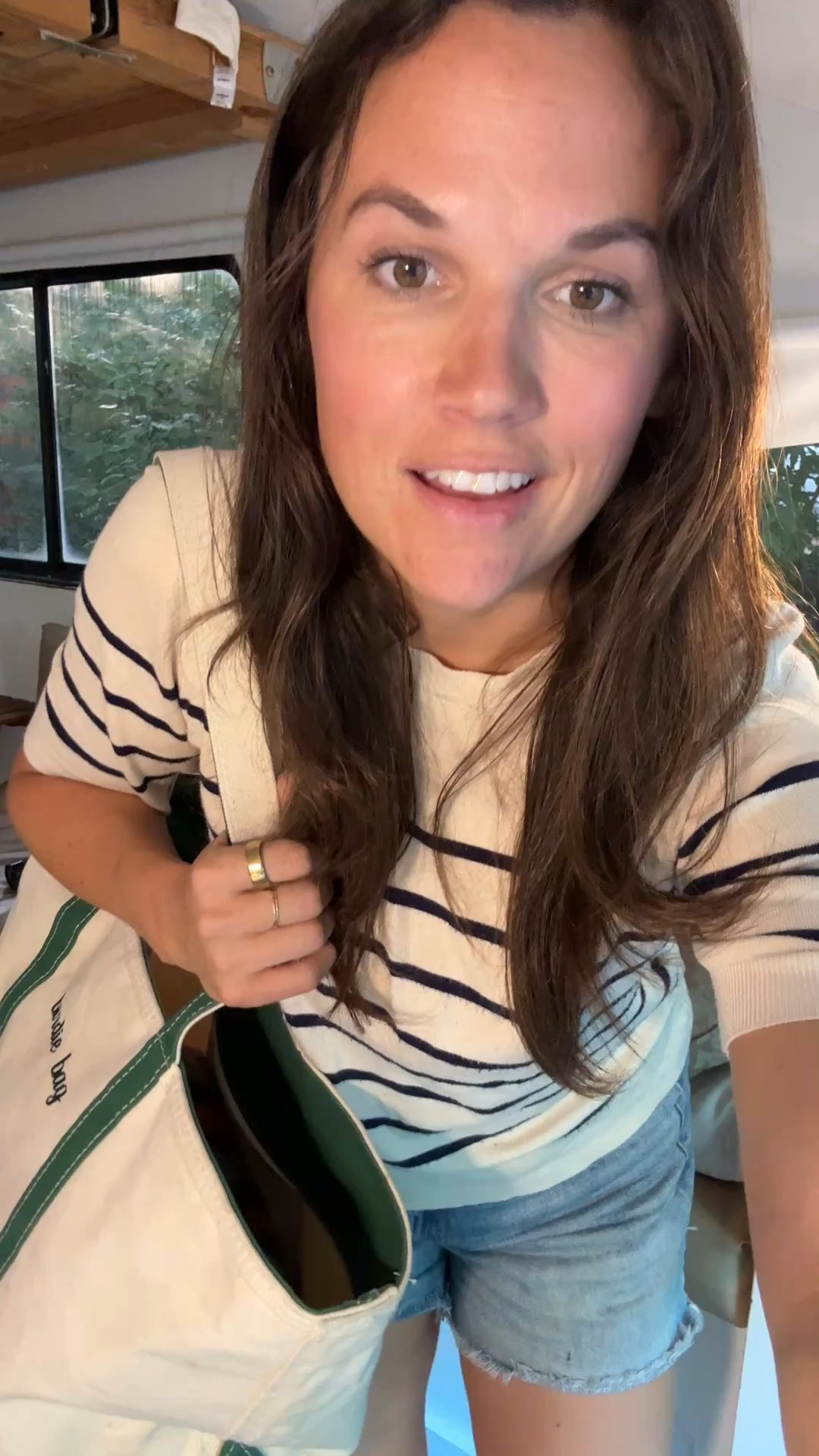 My favorite bag- holds everything, pick your own color & embroidery there is nothing more iconic Americana than the LLBean tote. I have the zip top green medium bag for my curriculum. 