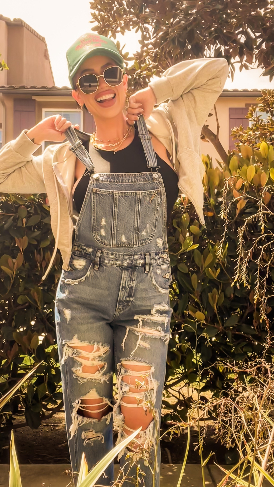 OOTD
Overalls
Spring
Sweatshirt
Crop sweatshirt
Bodysuit
Trucker hats
Ascot and hart 
Accessories
Makeup 
Sneakers
Converse
Platforms


#LTKfindsunder50 #LTKshoecrush #LTKstyletip
