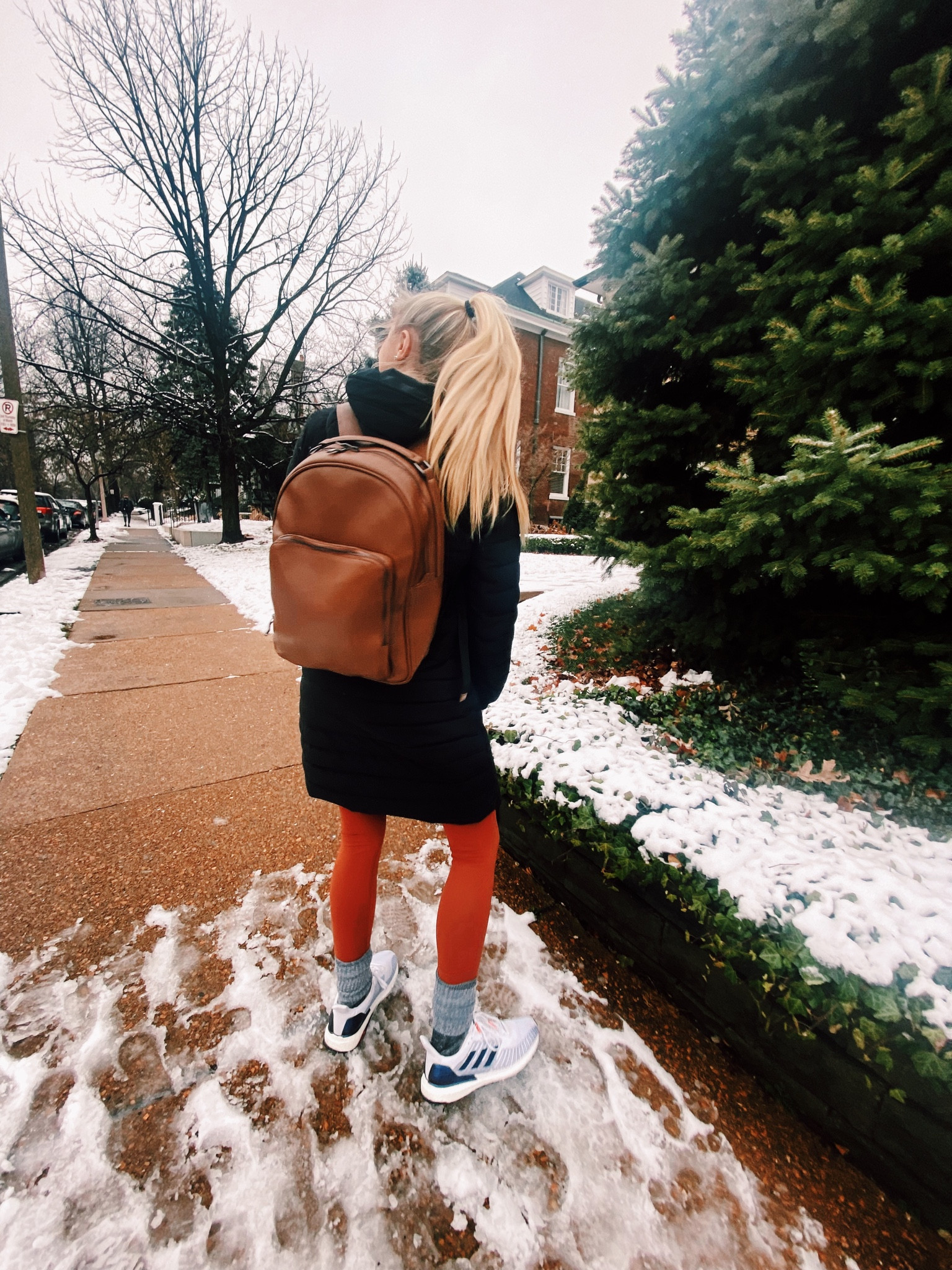 my FAVORITE brown leather book bag!! use it for everything🎒

#accesories #bags #backpack