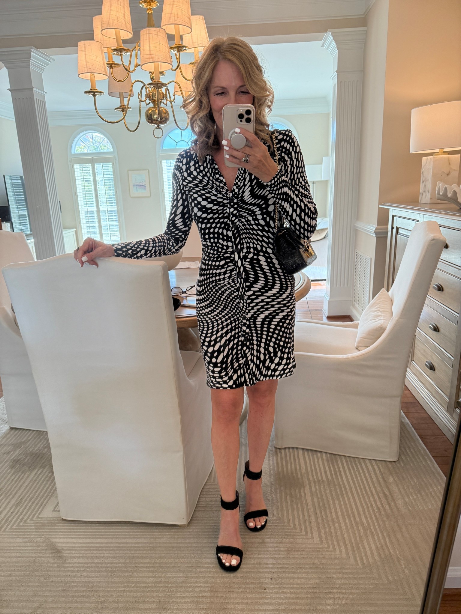 Typically I prefer non patterned dresses but they sure are forgiving to hide imperfections so go ahead and give one a try 

#LTKStyleTip #LTKPetite #LTKOver40