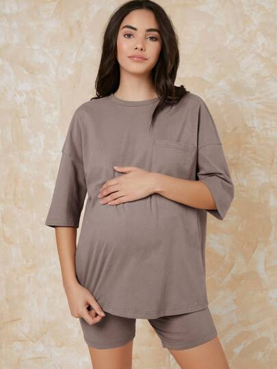SHEIN BASICS Maternity Pocket Patched Drop Shoulder Tee and Legging Shorts PJ Set | SHEIN