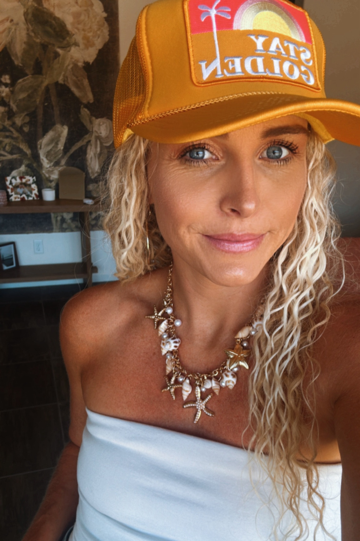 Viral Amazon necklace + cute trucker✌🏼

#LTKStyleTip