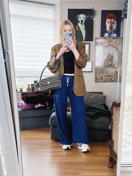 I hate to quickly hem these pants which I’m sure a professional would cry over 😬 It loses the extra band of blue at the bottom which is a bummer, but a short person problem. I also want to yell at the people who complained so much that they turned the a/c off early in the building. It’s hot in here 😫
•
.  #FallLook  #StyleOver40  #newBalance  #bluePants  #adidas  #secondhandFind #FashionOver40  #MumStyle #genX #genXStyle  #menswearInspired #WhoWhatWearing #genXblogger  #Over40Style #40PlusStyle #Stylish40s  #HighStreetFashion #StyleIdeas


#LTKstyletip #LTKshoecrush #LTKSeasonal