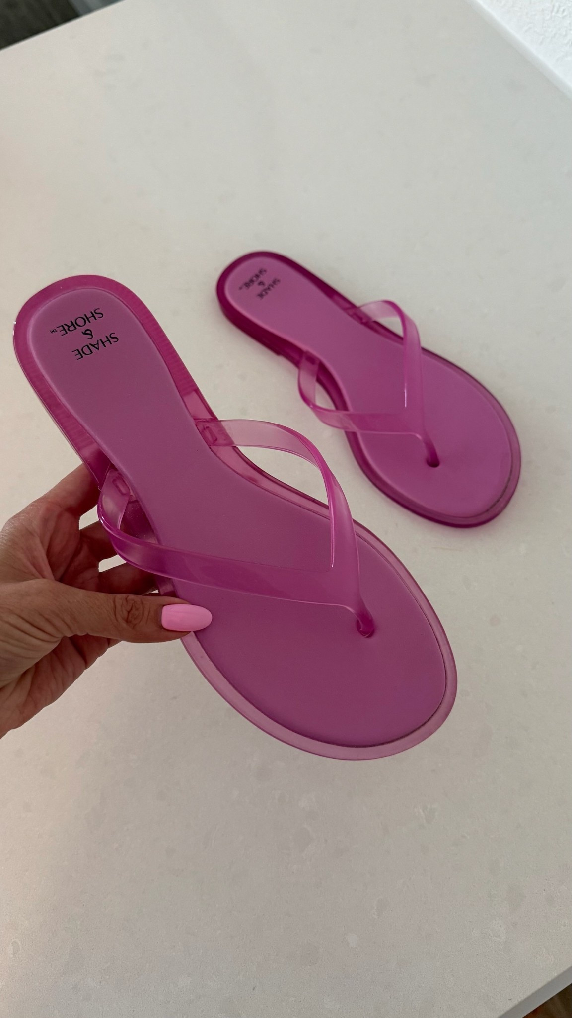 Obsessed with these pink jelly flip flops from @Target 💖

#LTKgrwm #LTKSeasonal