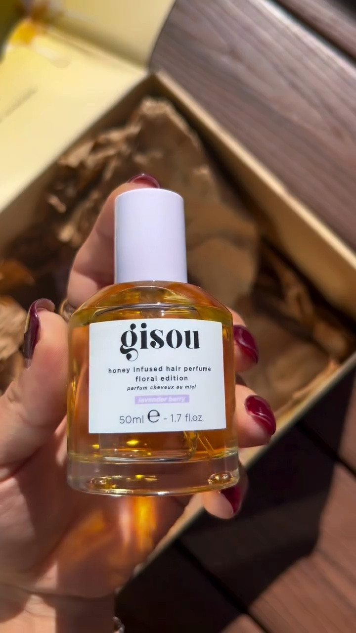 New hair care obsession unlocked! 💛 🔗in bio 📌

Gisou’s honey infused collection is giving my hair life! 🍯✨

From their scalp treatment (seriously, so soothing!) to the luxurious hair perfume (this time i got lavender 🪻) for that sweet finishing touch, every product is a must have. 
The shampoo and conditioner??
Just the right amount of hydration to keep my locks fresh and bouncy. 
And don’t get me started on the hair mask hello, silky strands! 😎

Perfect for those days when your hair just needs a little TLC. 💇🏽‍♀️

#HoneyInfused #GisouGlow #HairCareEssentials #HealthyScalp #SilkyLocks #BeautyRoutine #MustHave #GisouHair #gisou @gisou #liketkit @Shop.LTK #LTKCreator #LTKBeauty #LTKSelfCare #MustHave 

#LTKHoliday #LTKGiftGuide #LTKCyberWeek