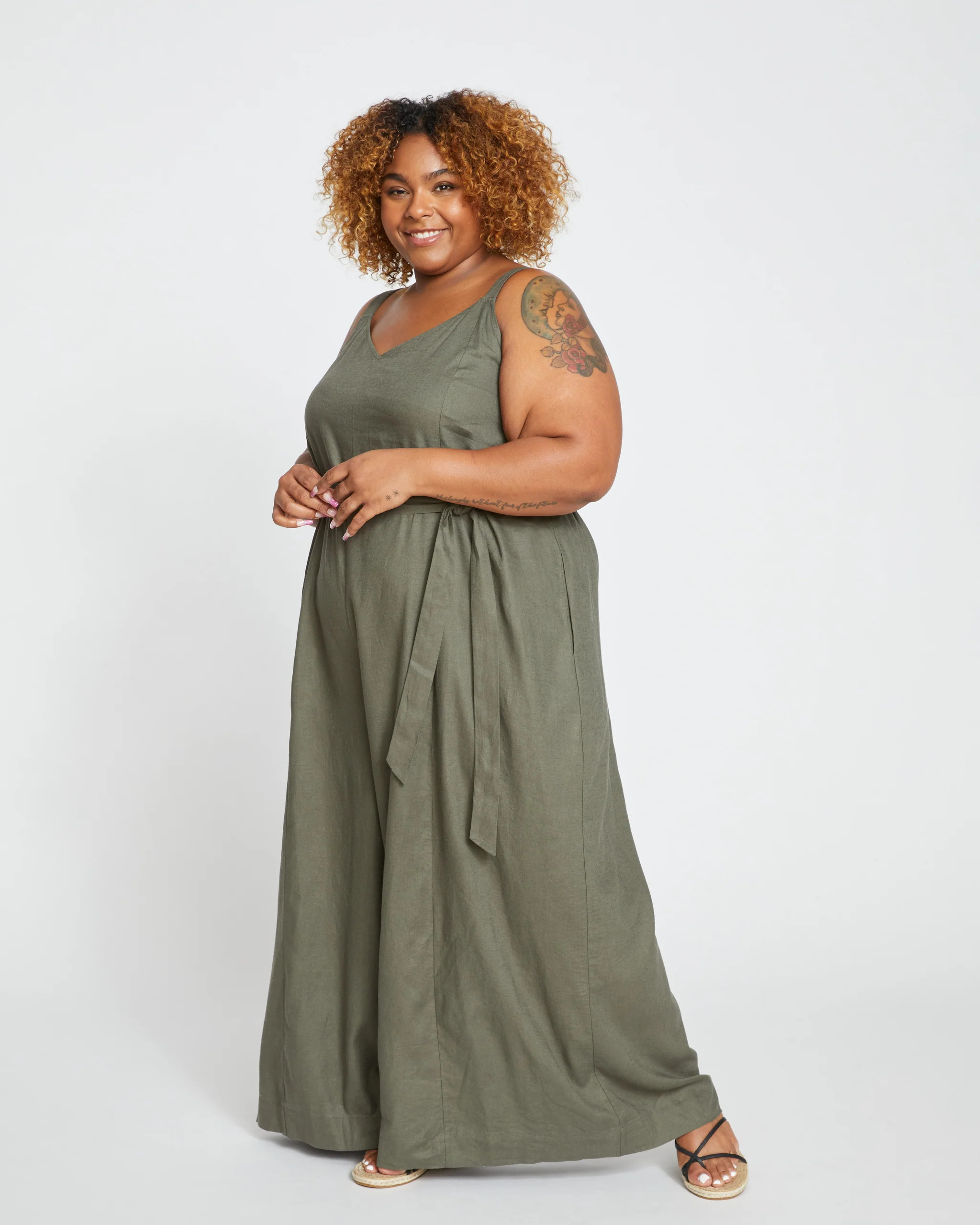 Promenade Linen Jumpsuit - Tarragon | Universal Standard
