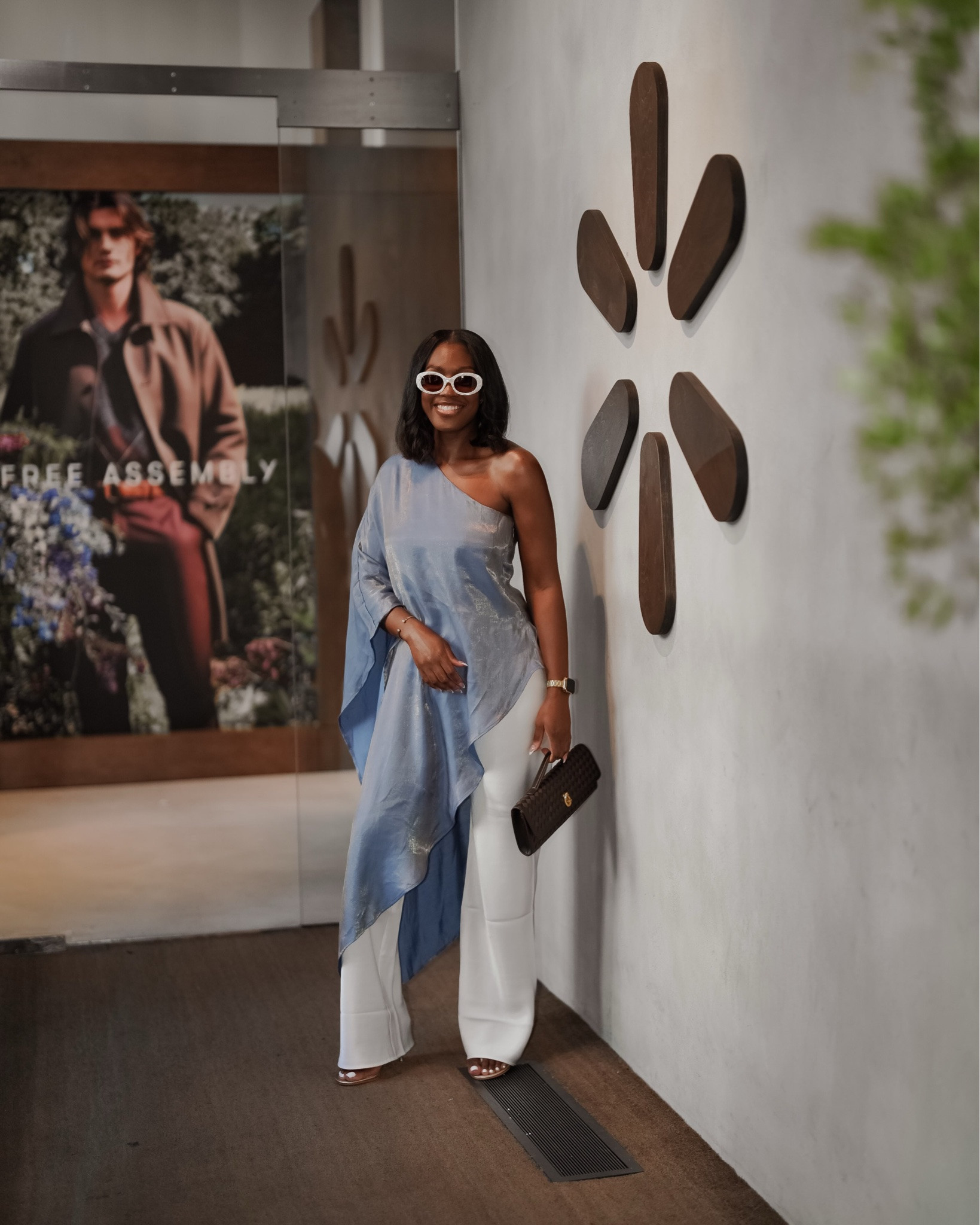 NYFW Day 3 ✨ A full day of events, including a stop at the @walmart pop-up 💙 Such a fun experience, and @walmartstyle brought the heat with so many great finds! 

Comment “fit” if you’d like the deets on my look 😘🫶🏾 #nyfw #ootd #walmartfinds