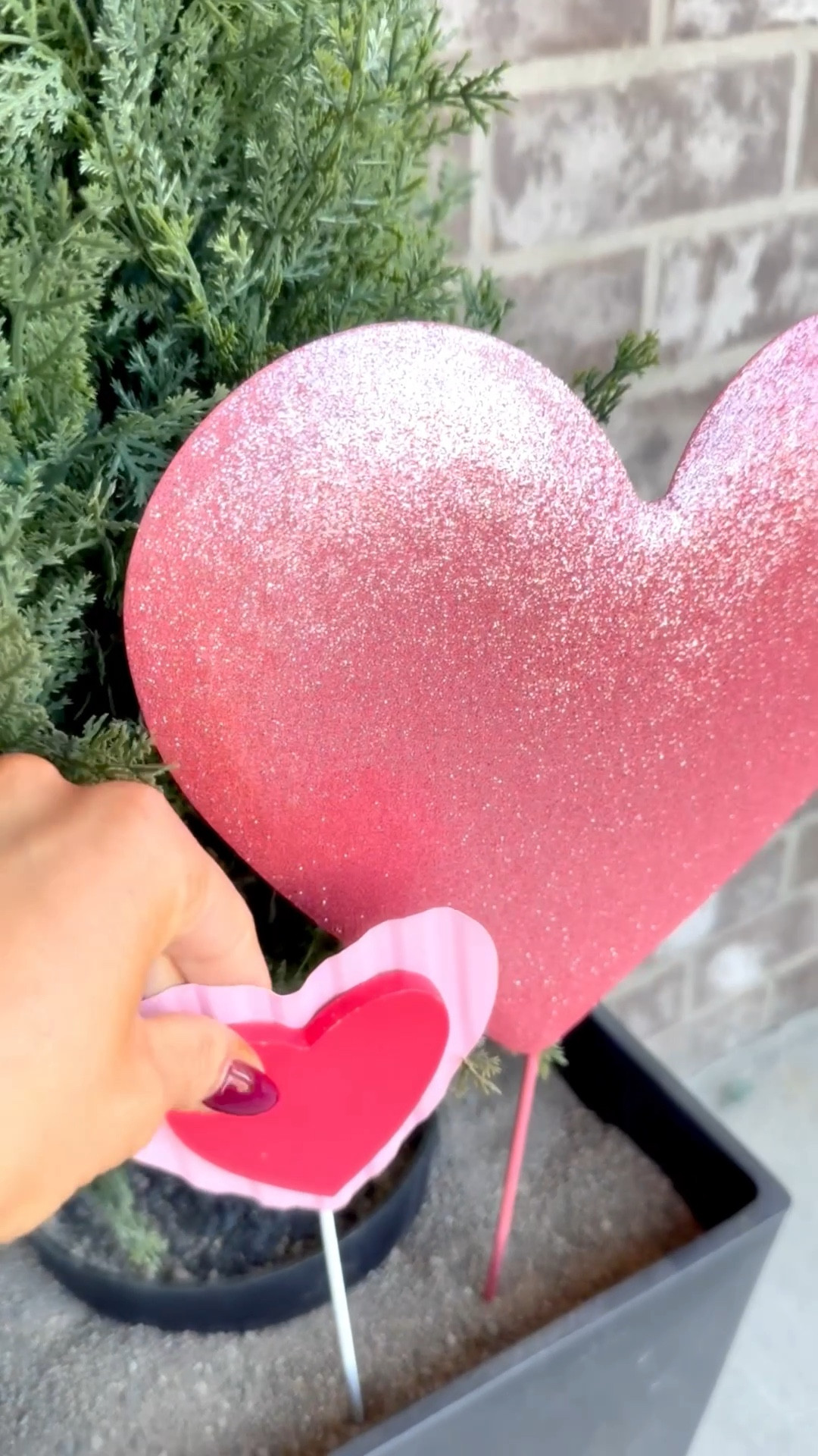 Planter hack 🪴♥️

#LTKHack

#LTKHome #LTKSeasonal