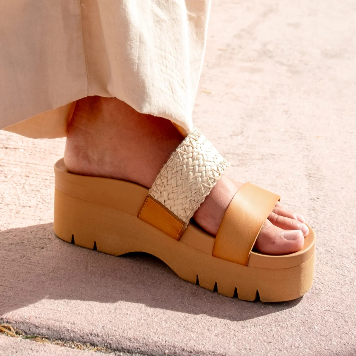 Women's Cushion Vista Higher Sandals in Natural | REEF® | Reef