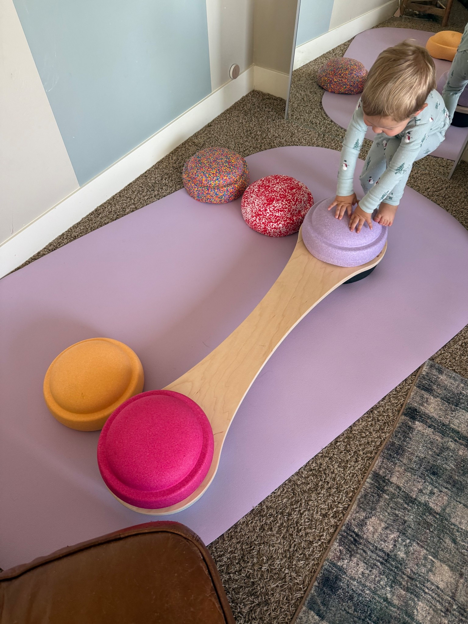 The most beautiful addition to our Stapelstein Elements. A balance board from Maple Play.😍