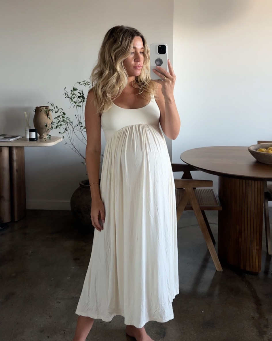 Amazing dress for pregnancy + beyond! Wearing a small, softest material ever 

#LTKstyletip #LTKbump #LTKworkwear