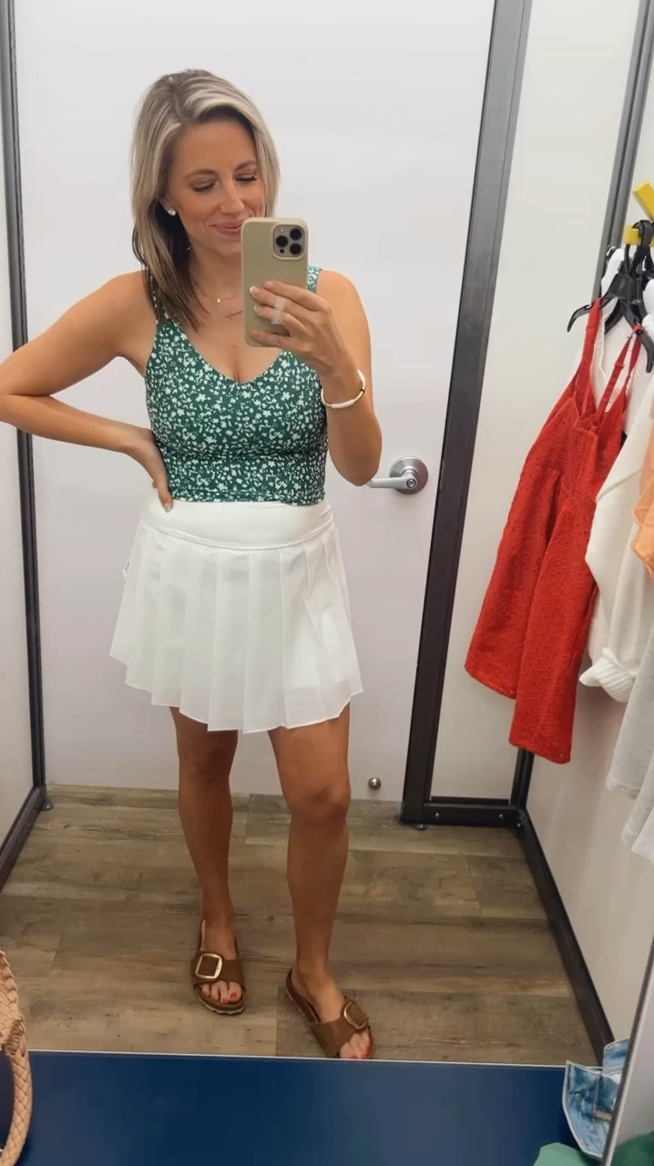 Ok I’m not a huge tennis skirt girl but this one is sooo good! Wearing a medium, love it paired with this brand tank, medium in that too! 🤍

#LTKSaleAlert #LTKFindsUnder50 #LTKActive
