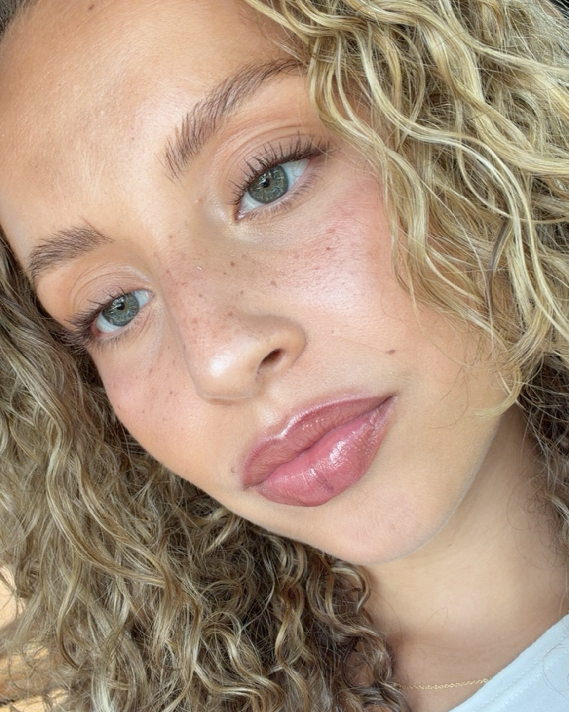 Go to lip combo she’s sooooo cute ✨
Huda Warm brown lip stain & Burnt Malai in the gloss

#LTKgrwm #LTKBeauty