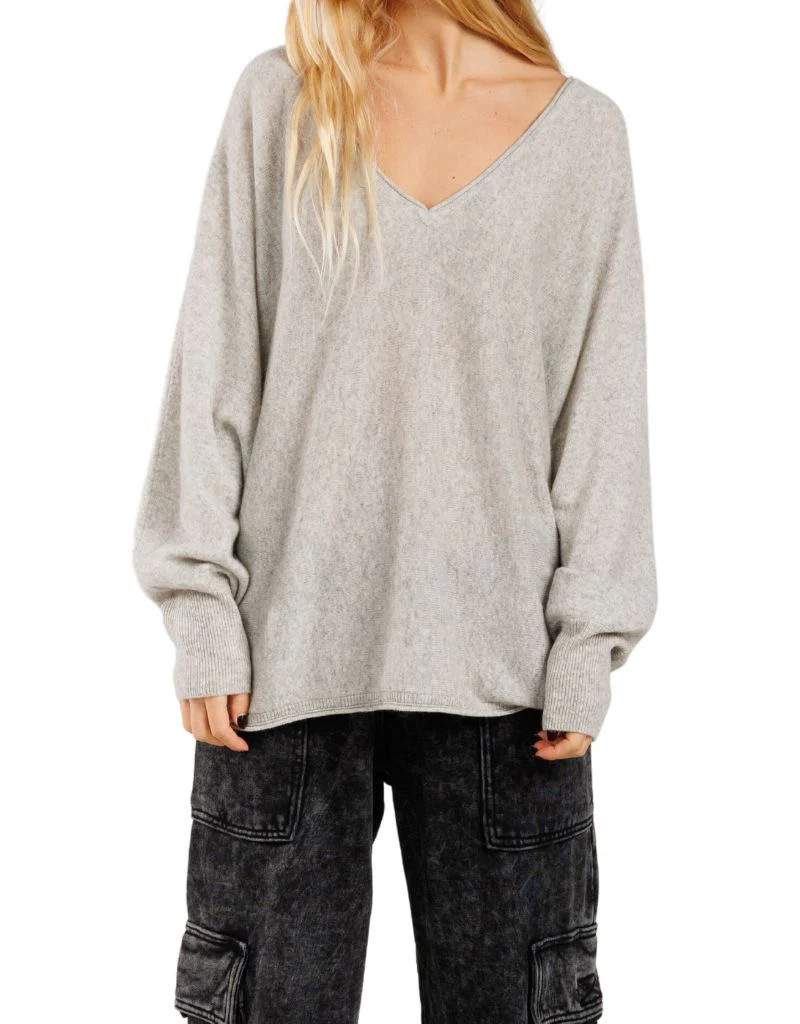 Crush Gappo Poncho 2.0 in Fluffy Grey | Ambiance